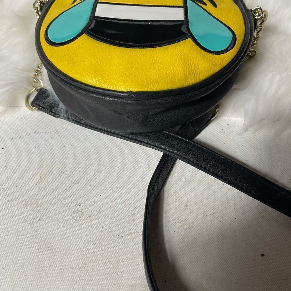 Olivia Miller the collection Emoji smiley yellow and black crossbody. - Picture 10 of 11